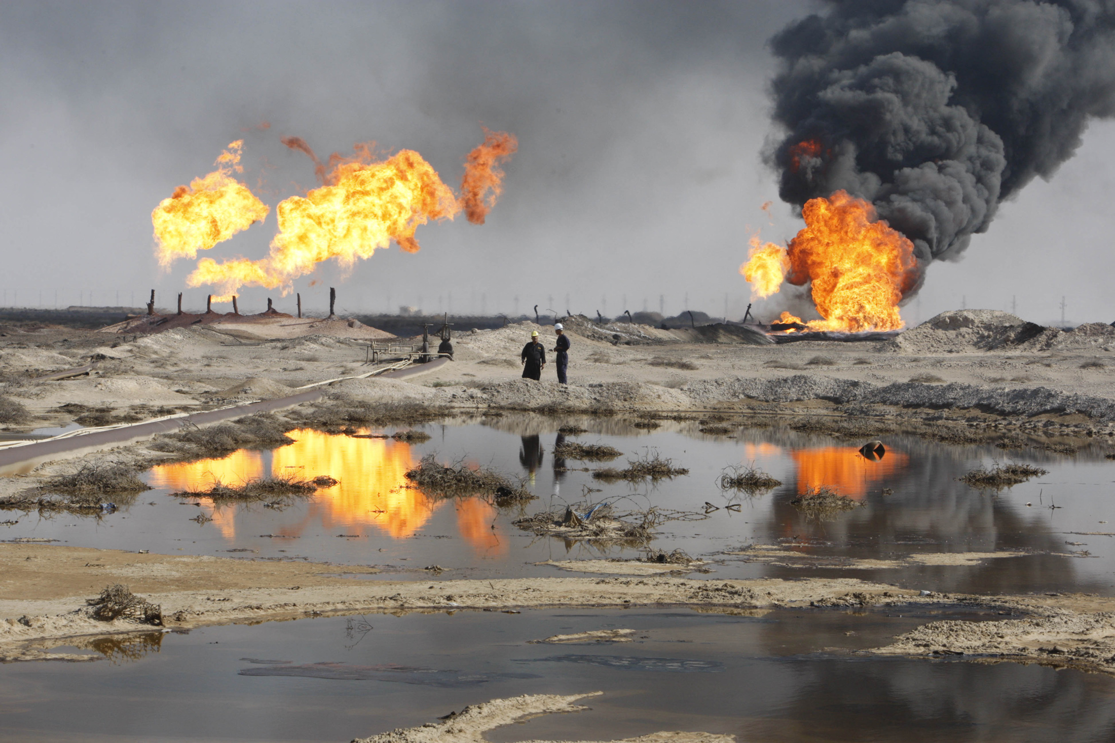 Комплекс сжигание. Сброс нефти в персидский залив 19 января 1991. Разлив нефти в персидском заливе 1990. Разлив нефти в персидском заливе. Катастрофа персидский залив 1991.