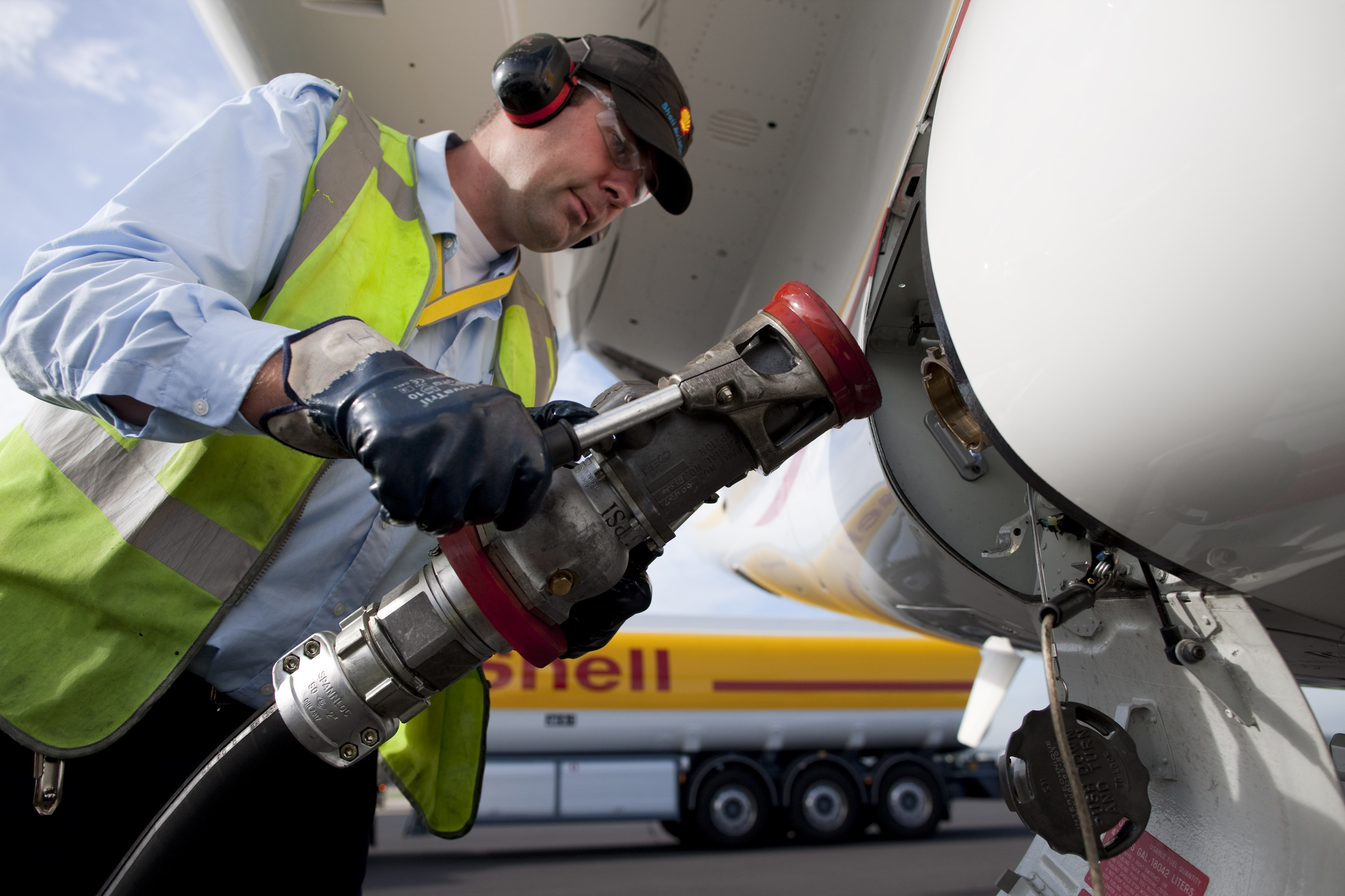 Shell In Negotiations To Market Irans Jet Fuel Financial Tribune