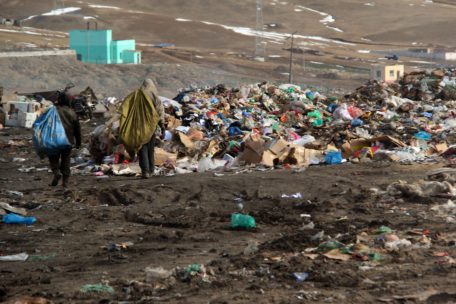 what-causes-soil-pollution-worldatlas