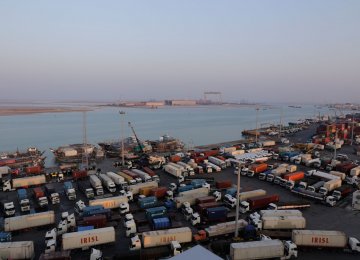 Iran's Trade With Persian Gulf Countries  Surpasses $25 Billion in 10 Months