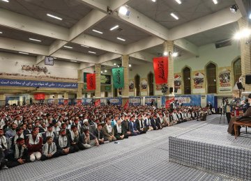 Ayatollah Seyyed Ali Khamenei addresses the organizers of and participating students in field trips to the former war zones targeted by the 1980-1988 Iraqi imposed war in a meeting in Tehran on March 10.