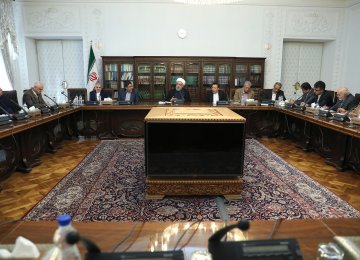 President Rouhani Seeks Expert Counsel on Economic Woes