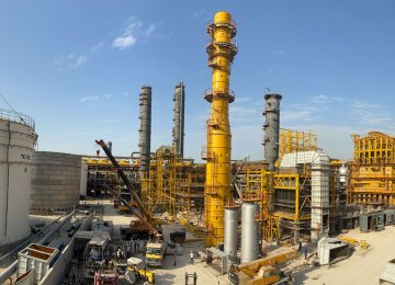 Apadana Petrochem Plant to  Be Launched by Summer End