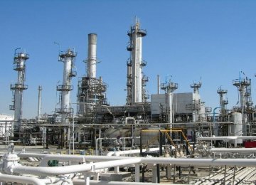 Domestic Catalysts Help Reduce Costs in Shazand Oil Refinery