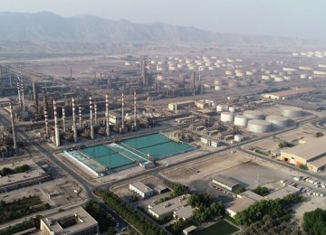 Projects to Convert Bandar Abbas Refinery Into Petro-Refining Complex