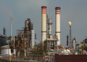Iran to Assist Venezuela in  Restoring Petrochem Capacity 
