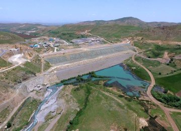 Mashoureh Dam to Prevent Outflow of Surface Runoff From Lorestan