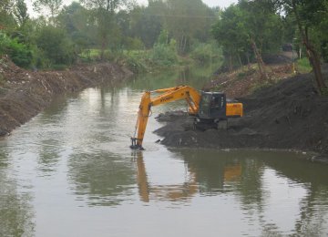 what does dredging mean