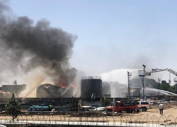 Inferno Kills Four in Qazvin Petrochem Plant 