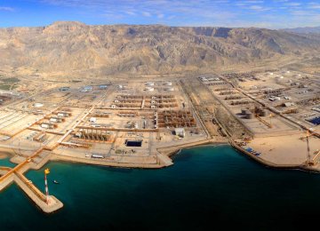 Trilateral Deal for Iran’s 1st Small-Scale LNG Plant