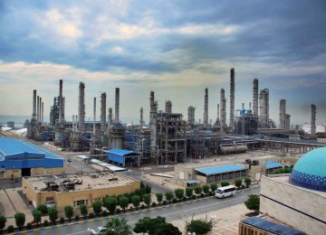 Iran Wants to Start Petrochemical Production in Caspian Regions