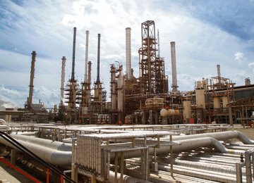 Plans Underway to Raise Output of Joint Oilfields, Refining Capacity