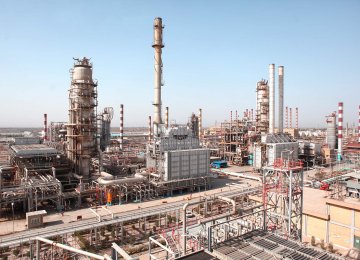 Chinese, Iranian Companies Expanding Abadan Refinery