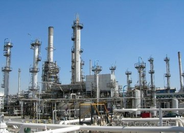 Bandar Abbas Oil Refinery to Improve Quality of Products