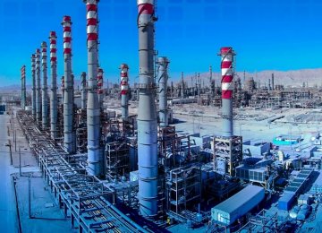 New Petro-Refinery to Be Built in Hormozgan Province 