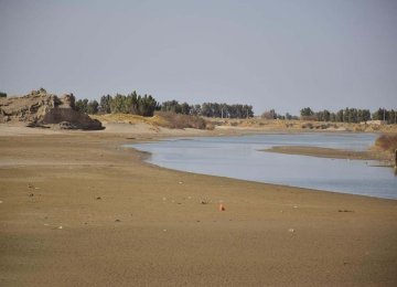 Iranian MP Sees 3 Ways to Solve Southeast Water Crisis  