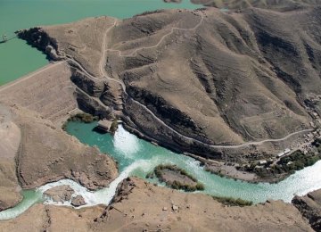 Afghanistan Warned Against  Breaching Iran Water Rights 