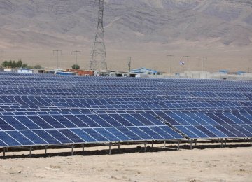 Yazd Playing Leading Role in Solar Power Output 
