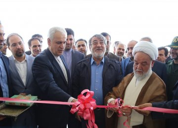 Interior Minister Abdolreza Rahmani Fazli (C) inaugurates Bojnourd Airport’s new terminal on June 21.