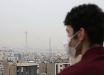 Experts Blame Air Pollution on Poor Government Supervision 