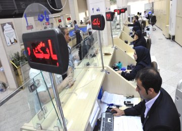 Expert Explores Roots of Financial Imbalance in Iran’s Banking System