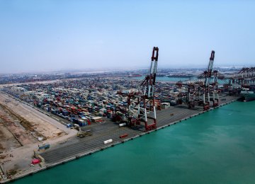 Growth in Container Loading, Transit at Iran’s Biggest Commercial Port 