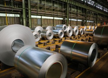 Iran's Steel Output Declines by 10% 