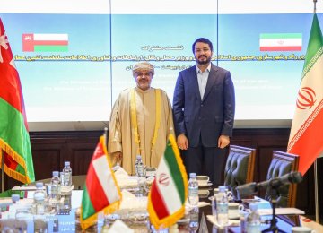 Iran, Oman Engage to Bolster  Transport, Logistics Ties 