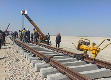 Iran Government Plans to Complete Five Rail Projects by August 