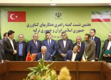 Iran, Turkey Sign Three Agro MoUs 