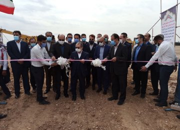 Clinker Transportation Railroad Launched at Shalamcheh Checkpoint