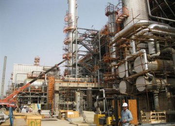 Talks Underway to Attract €1.7b for Abadan Refinery