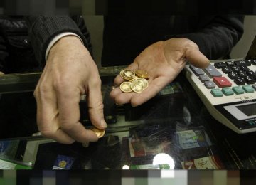 Currency and Gold Slump in Tehran Market