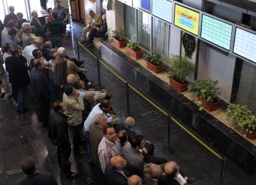 Tehran Stocks Lifted by Oil Rise 
