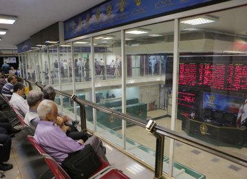 Iran: Retail Investors Lured by Stock Market Gain 