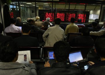 Tehran Stocks Move Into Positive Territory 