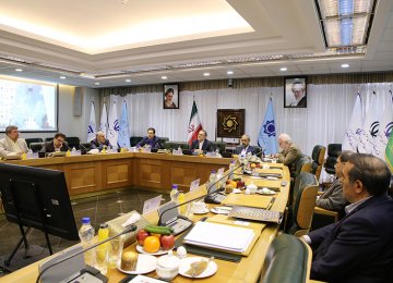 In its meeting on Tuesday, the Money and Credit Council, headed by CBI Governor Valiollah Seif, approved further cuts to interest rates levied on Housing Savings Account. 