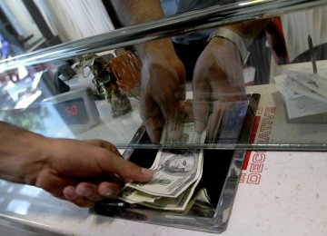 Cash Crunch Hits Private Firms  After Gov’t Forex Subsidies Ebb