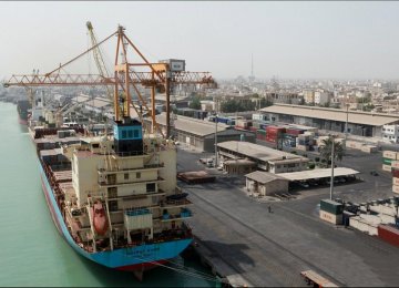 Commodities worth $15.08 billion were exported from Bushehr Province in the last Iranian year (March 2017-18).