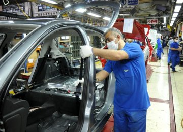 Automakers Seeking Liquidity Boost