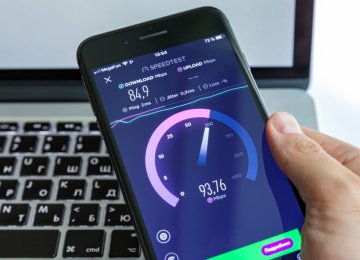 Iran’s Fixed, Mobile Internet Speeds Deteriorate in February