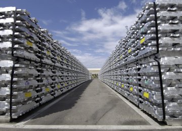 While Iran currently produces about 400,000 tons per year of aluminum, consumption is around 600,000 to 700,000 tons.