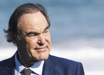 Oliver Stone  to Attend FIFF