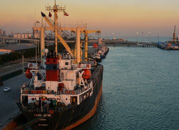 Major Iranian Ports&#039; Throughput Dips 13% 