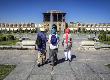 Isfahan Appoints Task Force to  Attract More Chinese Visitors 