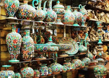 In last year's event, Gilan Province had the largest number of handicraft shops.