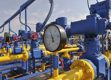 Energy Imbalance Tightens Grip on Iran’s Industries, Official Warns