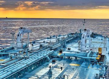 Tanker Traffic Halts in Strait of Hormuz