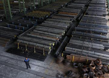 Tehran Plans Gradual Easing of Steel and Petrochem Export Limits