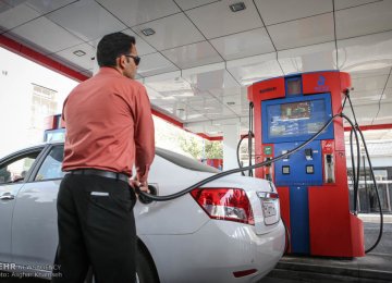 Zanganeh: Gasoline Rationing System May be Revived 